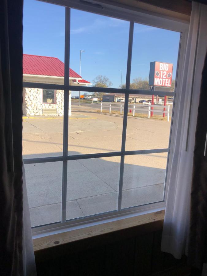 Big 12 Motel Broken Bow Buitenkant foto