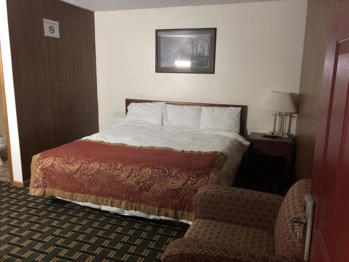 Big 12 Motel Broken Bow Buitenkant foto